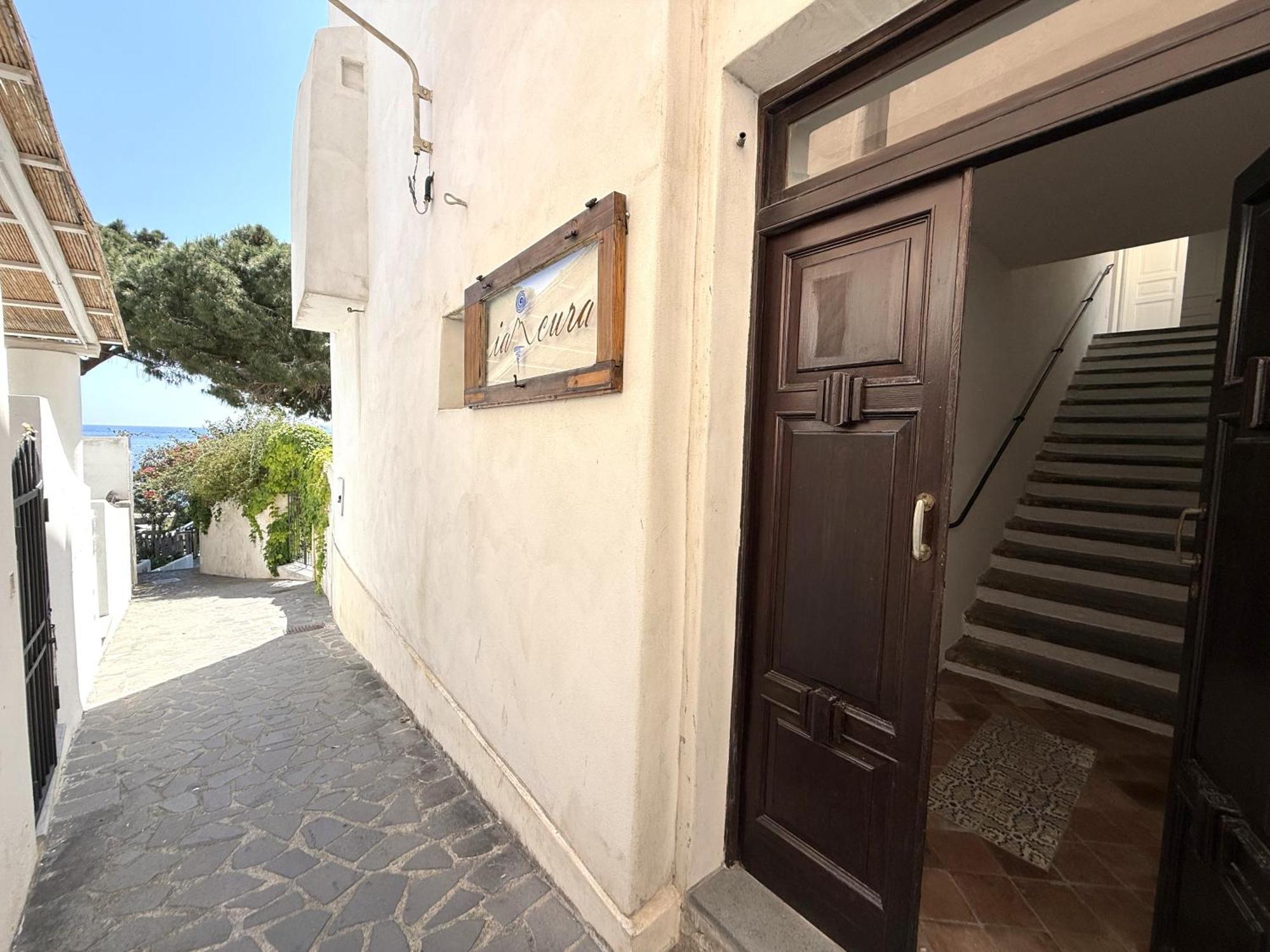 Iancura - B&B Di Design A Salina Santa Marina Salina Extérieur photo